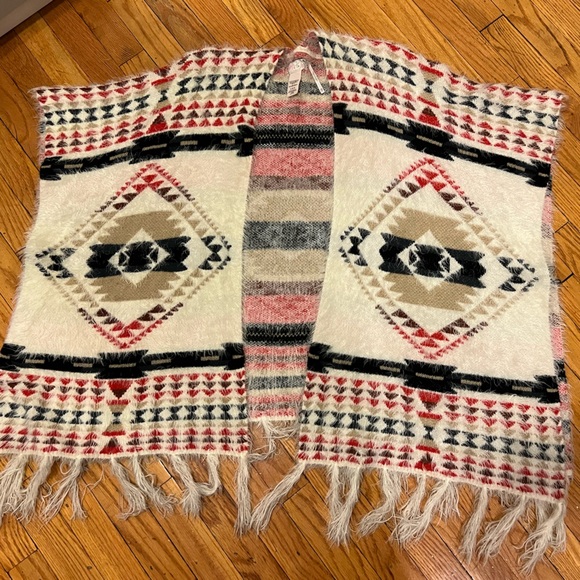 Free People Canyonland Fringe Kimono Southwestern Aztec Fuzzy Poncho One Size - Picture 9 of 16